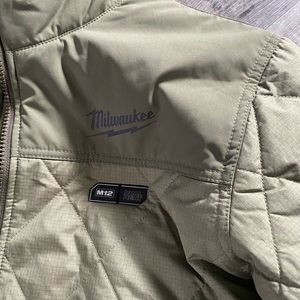 Milwaukee heated jacket